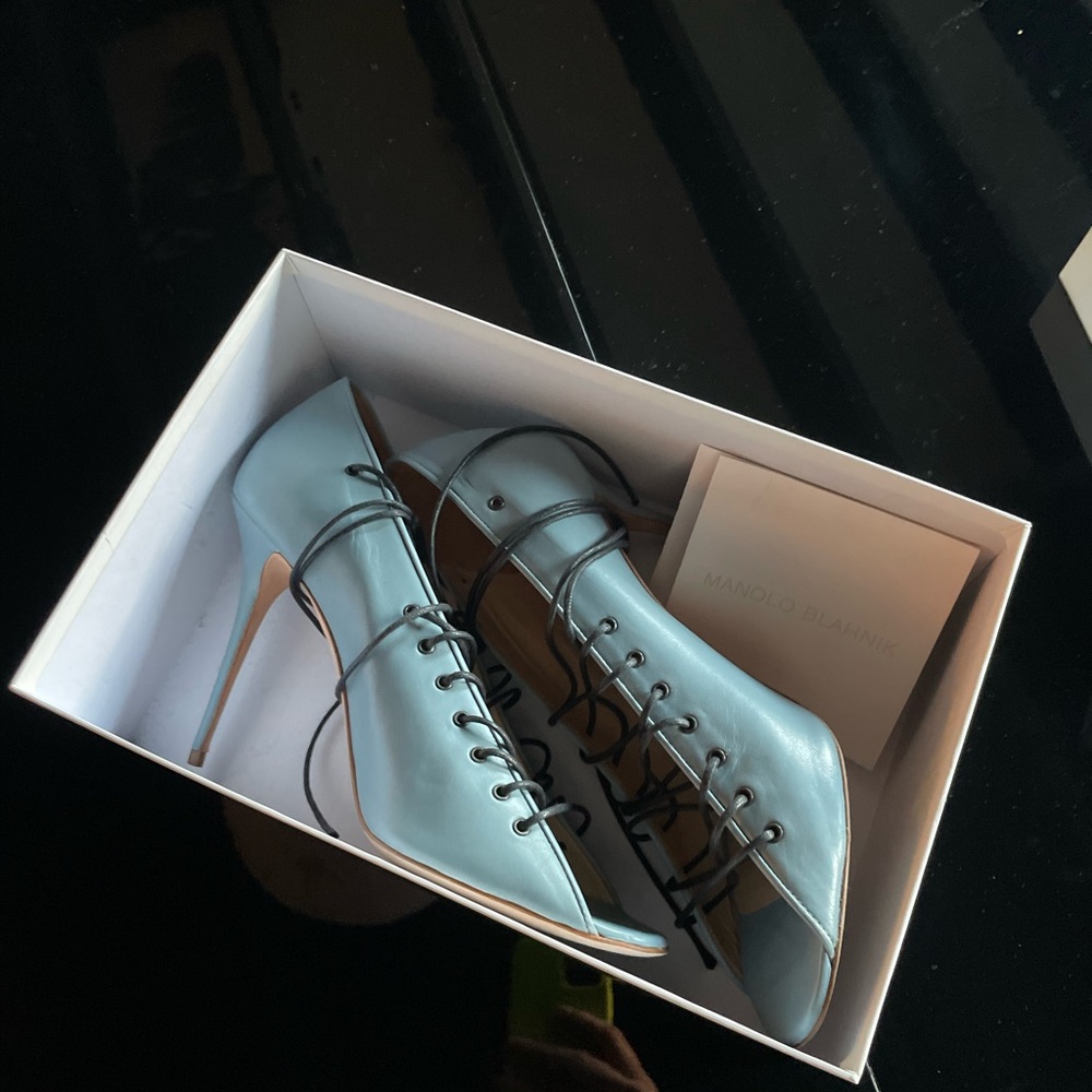 Manolo Blahnik new powder blue lace up pumps